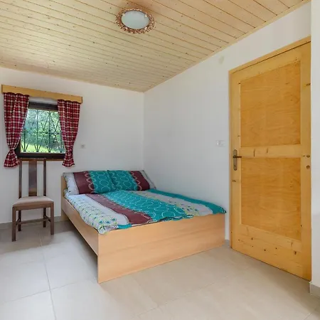 Pocitniska Hisa Voje Apartamento